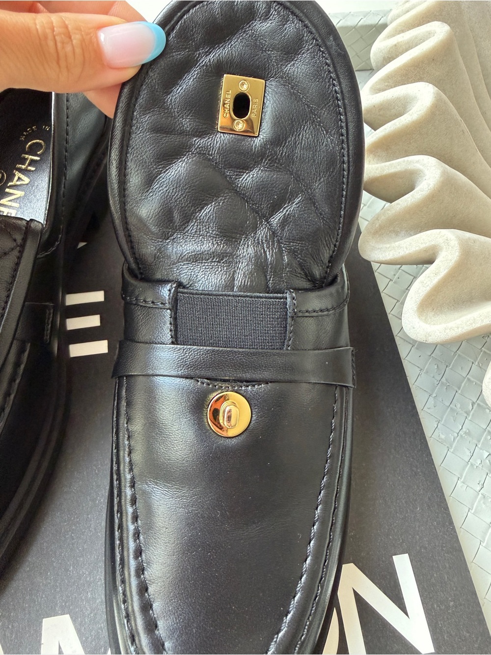 CHANEL BLACK LEATHER LOAFERS MOCCASINS OXFORD GOLD CC TURNLOCK LOGO 38/39 - Picture 10 of 15